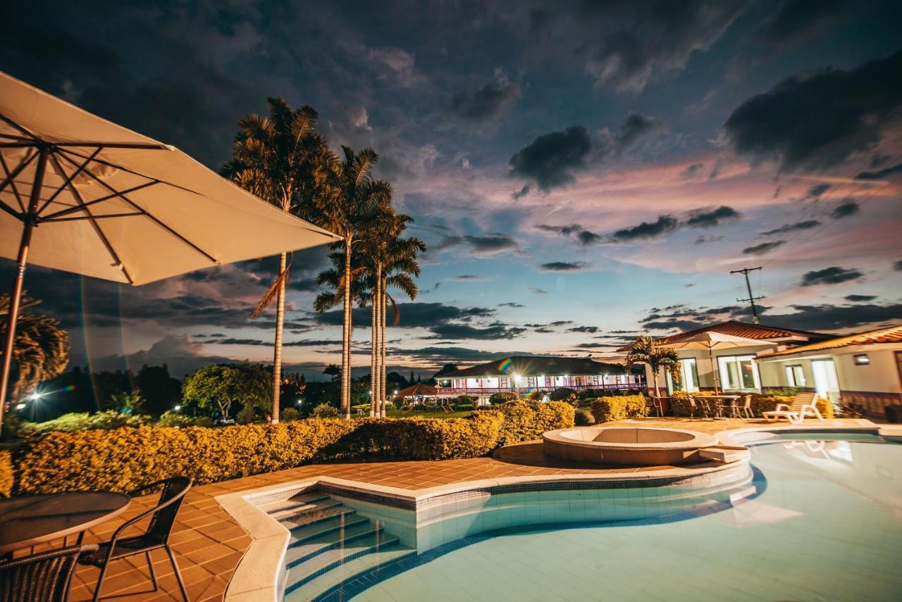 Hotel Arrayanes Del Quindio Монтенегро Екстериор снимка