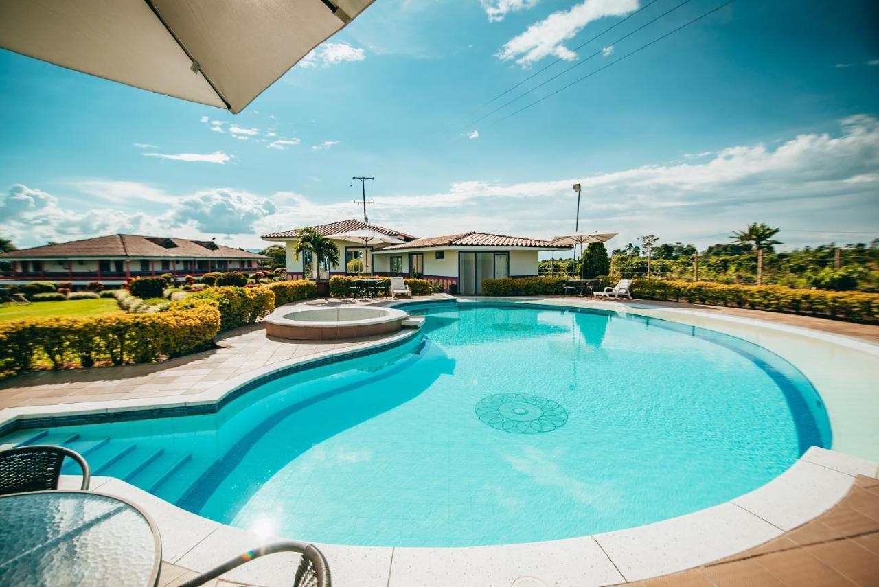 Hotel Arrayanes Del Quindio Монтенегро Екстериор снимка