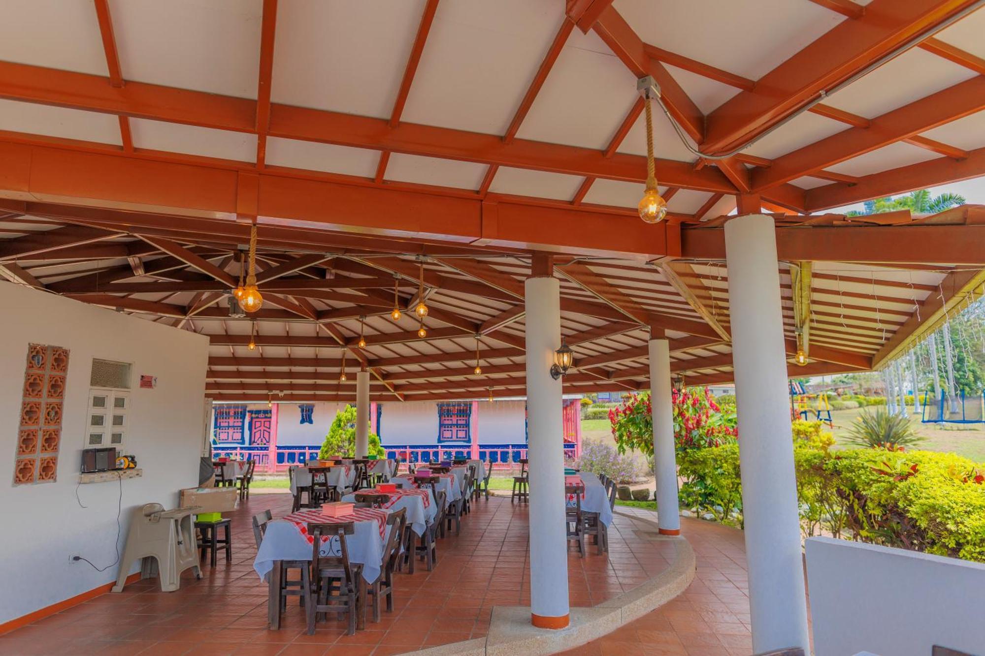 Hotel Arrayanes Del Quindio Монтенегро Екстериор снимка
