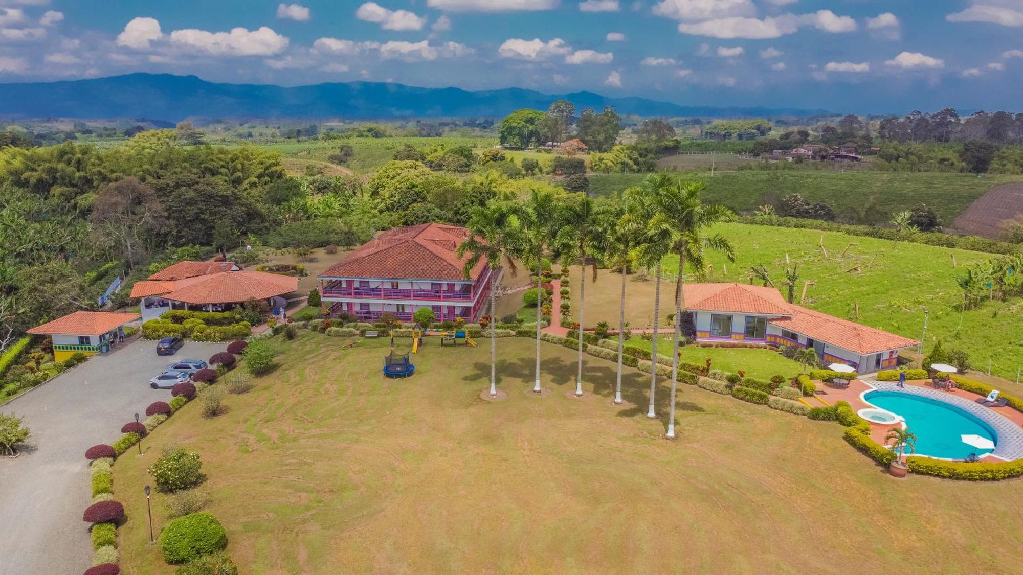 Hotel Arrayanes Del Quindio Монтенегро Екстериор снимка