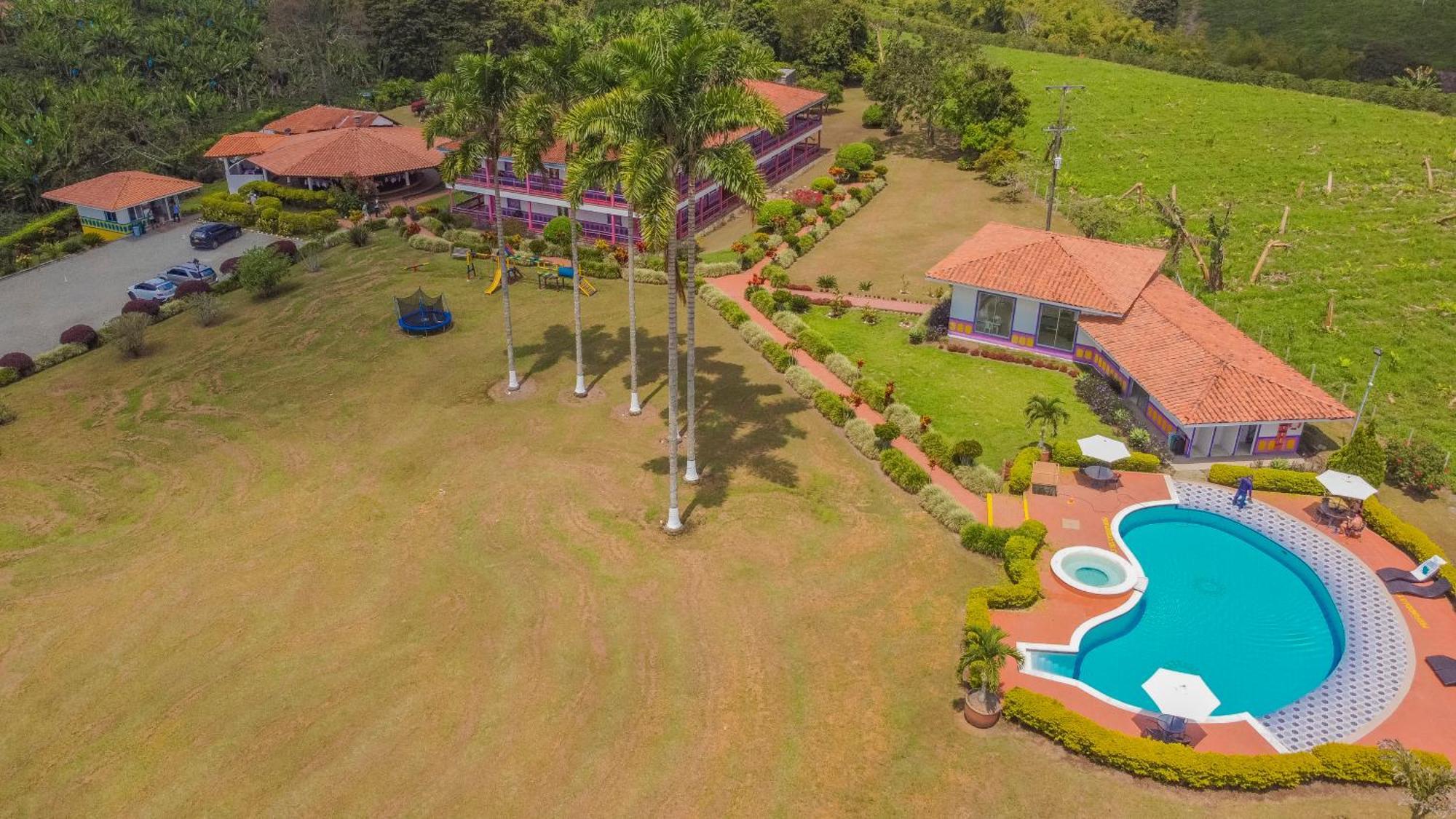 Hotel Arrayanes Del Quindio Монтенегро Екстериор снимка