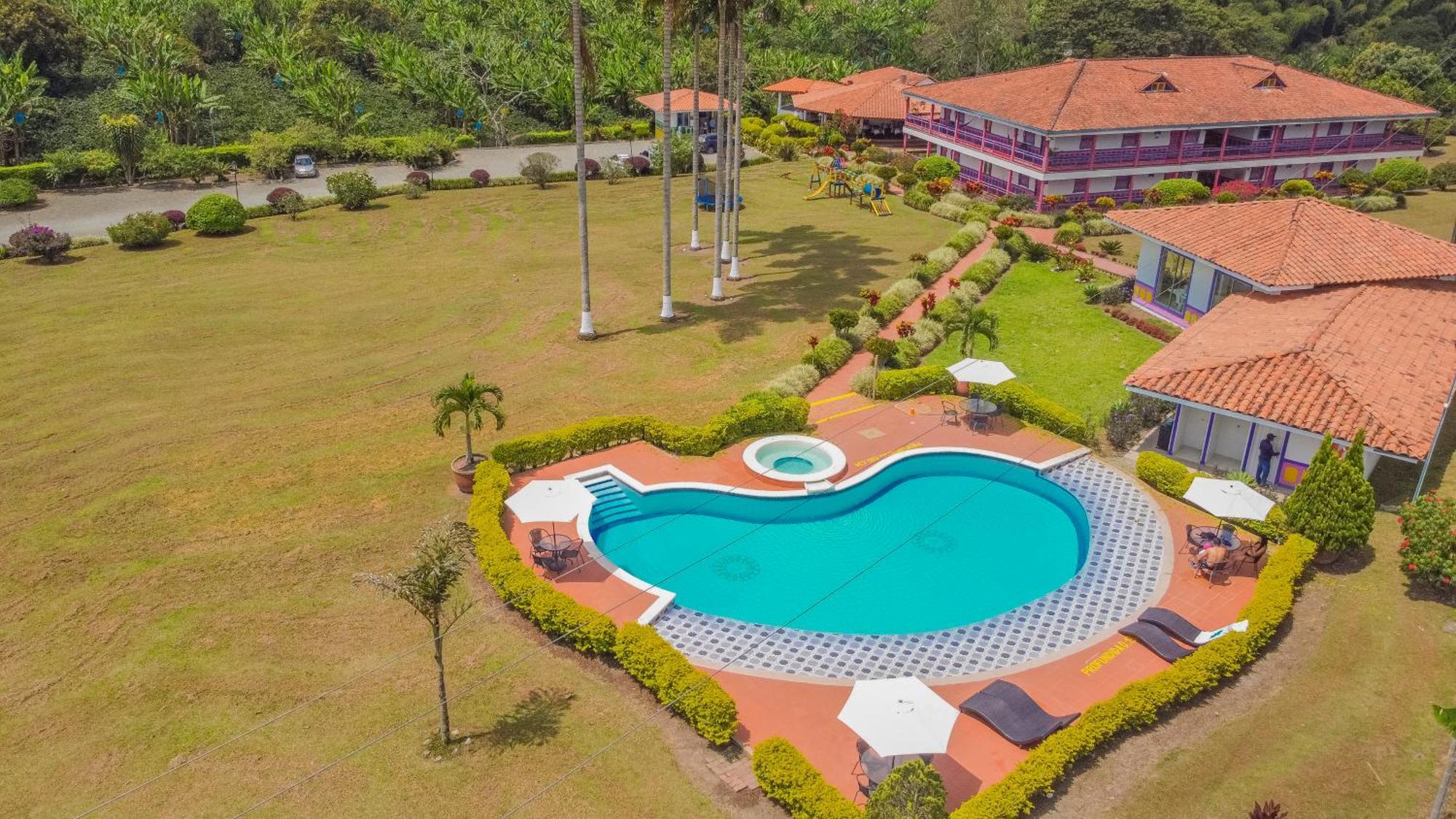Hotel Arrayanes Del Quindio Монтенегро Екстериор снимка